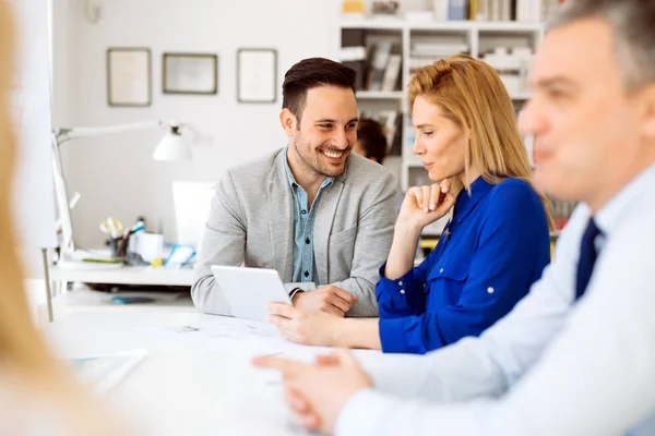 Incontro Affari Brainstorming Ufficio Moderno — Foto Stock