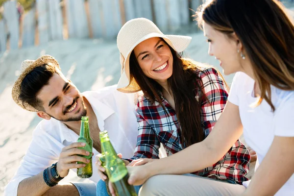 Felices Amigos Fiesta Divertirse Playa Verano — Foto de Stock