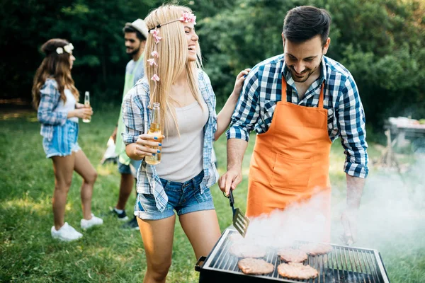 Cheerful Friends Spending Time Nature Having Barbecue — Stock Photo, Image