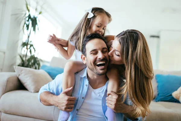 Gelukkige Familie Plezier Tijd Samen Thuis — Stockfoto