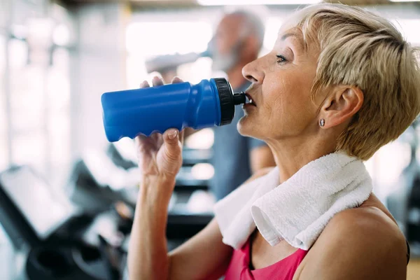 Imagen Mujer Madura Forma Atractiva Gimnasio — Foto de Stock