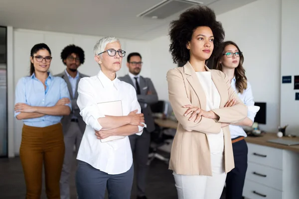 Des Gens Affaires Heureux Célébrant Succès Dans Une Entreprise Moderne — Photo