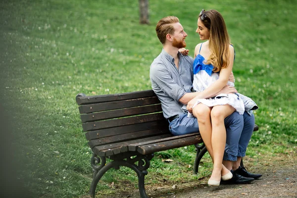 Romantic Couple Love Sitting Park Bench — Stock Photo, Image