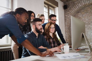 Office birlikte proje üzerinde çalışmaya Genç Mimarlar