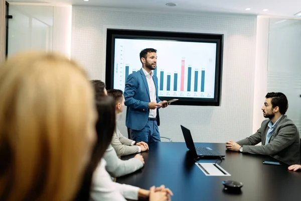 Gambar pertemuan bisnis di ruang konferensi — Stok Foto