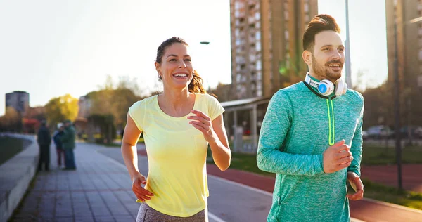 Happy Friends Fitness Training Together Outdoors Living Active Healthy Lifestyle — Stock Photo, Image