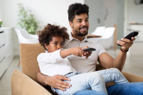 Porträt Von Vater Und Tochter Beim Gemeinsamen Spielen Hause — Stockfoto