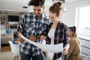 Office birlikte proje üzerinde çalışmaya Genç Mimarlar