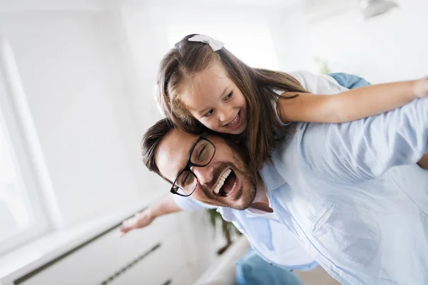 Gelukkige Familie Plezier Tijd Samen Thuis — Stockfoto
