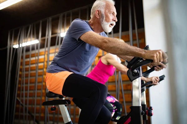 Ajuste Pareja Deportiva Madura Haciendo Ejercicio Para Mantenerse Saludable — Foto de Stock