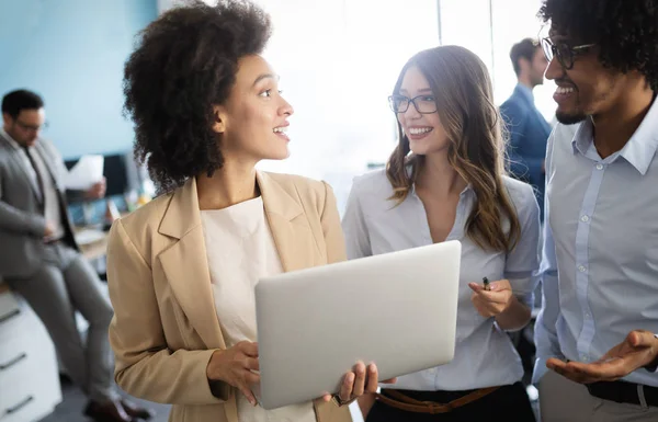 Grupo Negócios Feliz Bem Sucedido Pessoas Trabalho Escritório — Fotografia de Stock