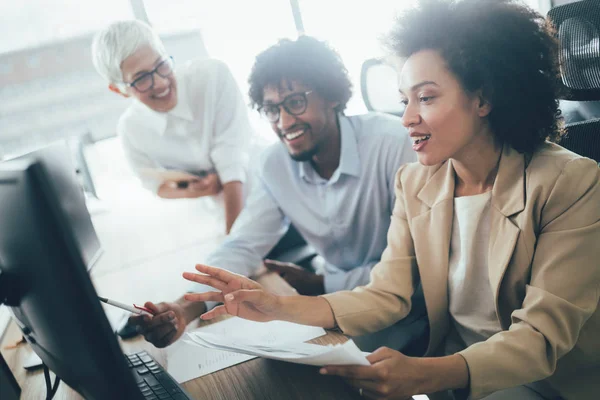 Exitoso Grupo Empresarial Feliz Personas Trabajo Oficina — Foto de Stock