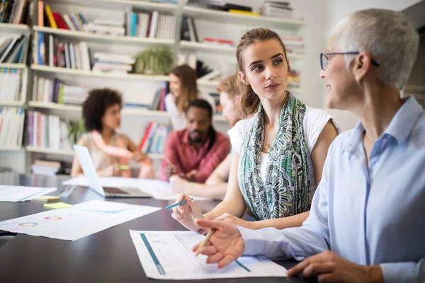 Business People Meeting Conference Teamwork Diskusjon Konsernkonsept – stockfoto