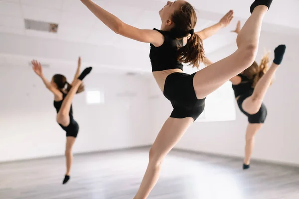 Group Fit Children Exercising Ballet Dancing Studio Together — Stock Photo, Image