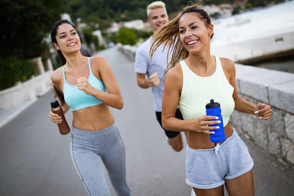 Correr Deporte Ejercicio Concepto Estilo Vida Saludable Gente Feliz Corriendo —  Fotos de Stock