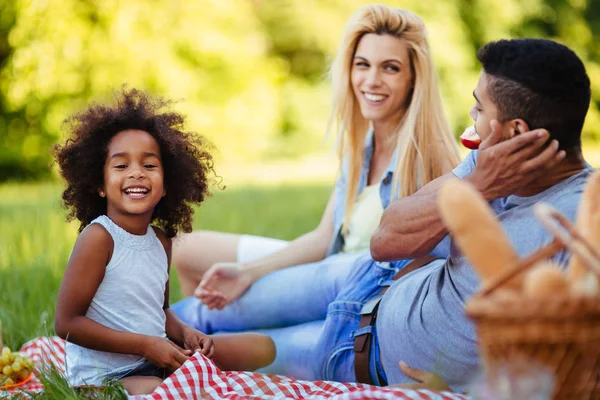 Picture Lovely Couple Daughter Having Picnic Nature — Stock Photo, Image