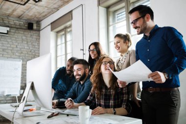 Office birlikte proje üzerinde çalışmaya Genç Mimarlar