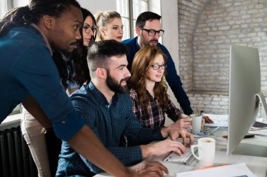 Office birlikte proje üzerinde çalışmaya Genç Mimarlar