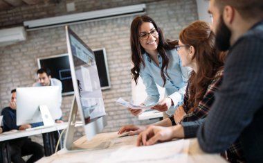 Office birlikte proje üzerinde çalışmaya Genç Mimarlar