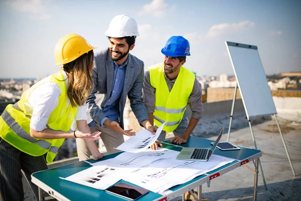 Equipo Arquitectos Ingenieros Grupo Documentos Verificación Obra — Foto de Stock