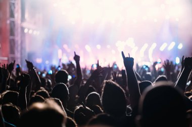 Dans eden kalabalığa müzik konser Festivali resmi