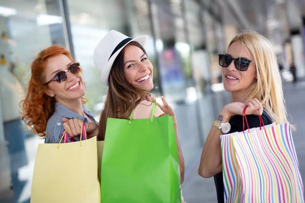 Beautiful Girls Shopping Bags Walking Mall — Stock Photo, Image