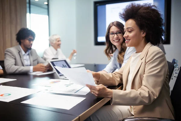 Reunión Empresa Corporativa Éxito Negocios Gente Lluvia Ideas Trabajo Equipo —  Fotos de Stock