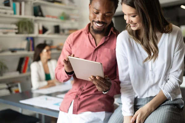 Gruppo Uomini Affari Felici Successo Lavoro Ufficio — Foto Stock