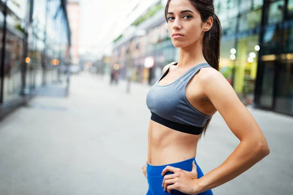 Imagen Joven Atractiva Mujer Feliz Fitness Ciudad —  Fotos de Stock