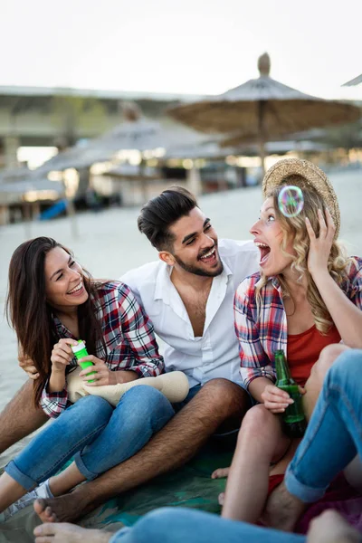 Heureux Amis Faire Fête Amuser Sur Plage Été — Photo