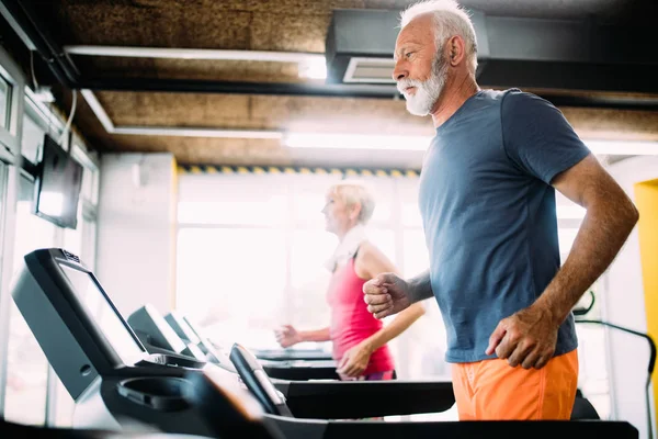 Personas Maduras Corriendo Una Cinta Correr Club Salud — Foto de Stock