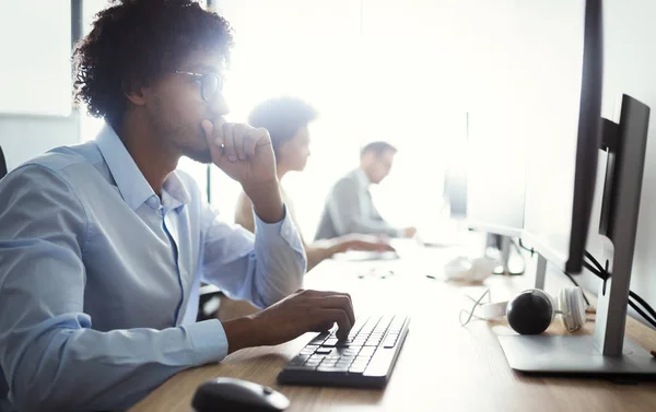 Programadores Trabalhando Escritório Empresa Desenvolvimento Software — Fotografia de Stock