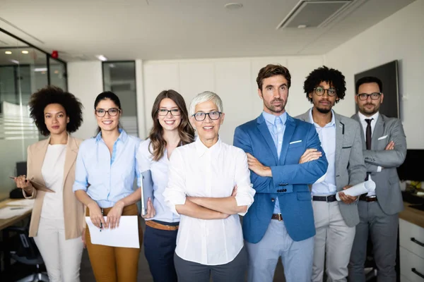 Grupo Empresários Felizes Bem Sucedidos Trabalho Escritório — Fotografia de Stock