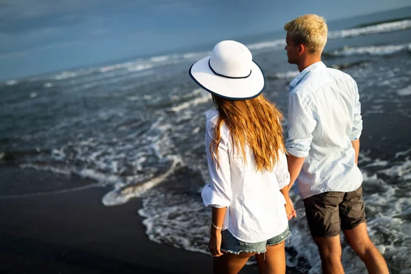 Happy Romantic Couple Having Fun Love Beach — Stock Photo, Image