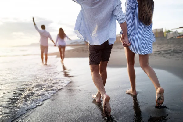 Happy Group Friends Enjoying Summer Vacation Sunset Beach — Stock Photo, Image