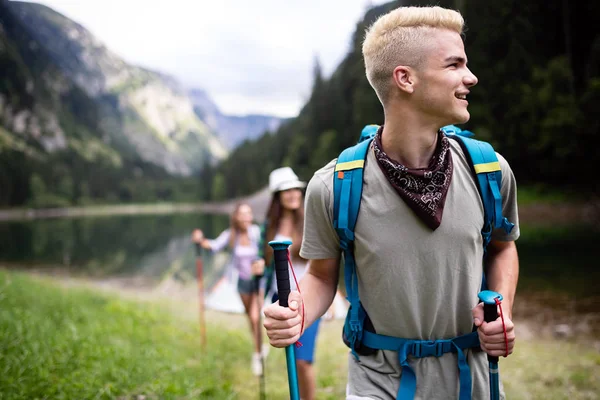 Trekking Campeggio Concetto Vita Selvaggia Migliori Amici Sono Escursioni Nella — Foto Stock