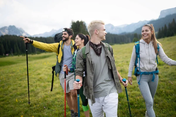 Trek Turistické Skupiny Zkušenosti Batoh Životní Styl Destinace — Stock fotografie