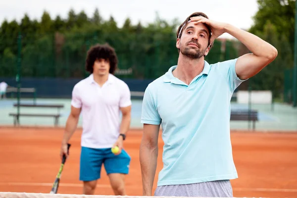 Besviken Ledsen Tennisspelare Spela Tennis Domstol — Stockfoto