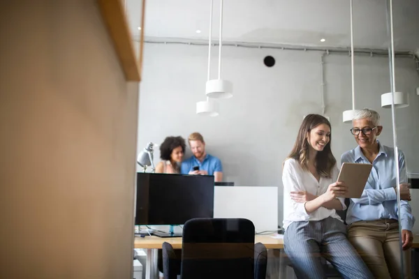 Gruppo Uomini Affari Felici Successo Lavoro Ufficio — Foto Stock