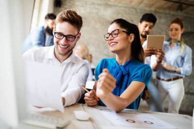 Başlangıç Çeşitliliği Takım Çalışması Beyin Fırtınası İş Toplantısı Kavramı