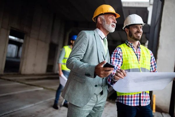 Equipo Arquitectos Ingenieros Grupo Sitio Construciton Verificar Documentos Flujo Trabajo — Foto de Stock