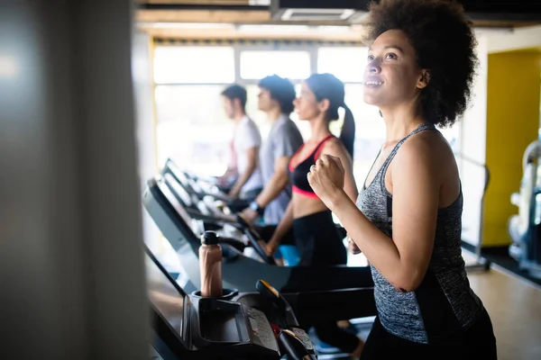 Jóvenes Forma Corriendo Una Cinta Correr Club Salud — Foto de Stock