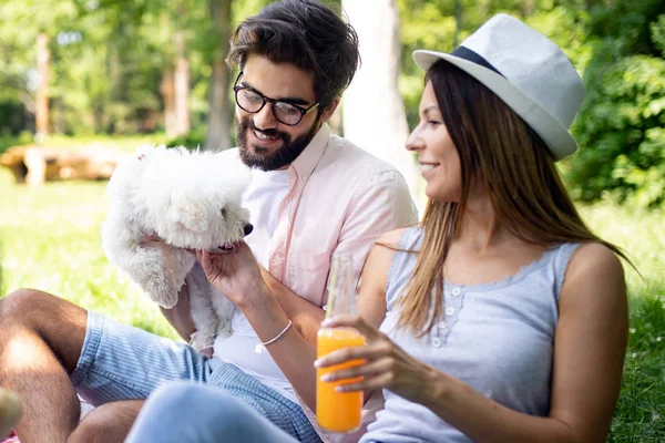 Stile Vita Famiglia Felice Che Riposa Picnic Nel Parco Con — Foto Stock