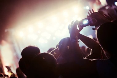Dans eden kalabalığa müzik konser Festivali resmi