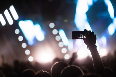 Dans eden kalabalığa müzik konser Festivali resmi