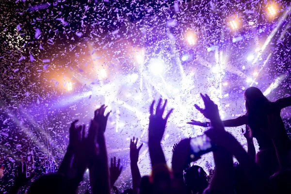 Retrato Gente Bailando Feliz Disfrutando Festival Música — Foto de Stock