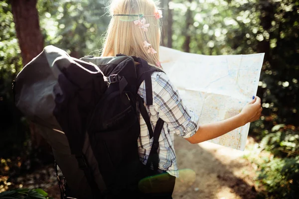 Happy Woman Friends Hiking Woods — Stock Photo, Image