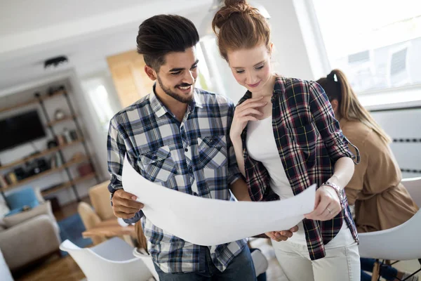 Company Coworkers Discussing Ideas Brainstorming Office — Stock Photo, Image