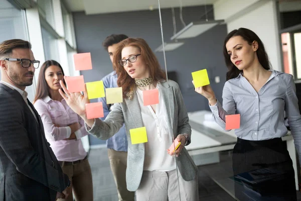 Grupo Arquitetos Empresários Que Trabalham Juntos Fazem Brainstorming — Fotografia de Stock