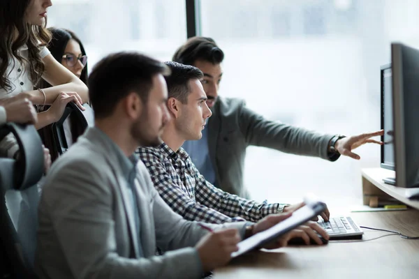 Imagen Gente Negocios Trabajando Juntos Una Empresa Oficina — Foto de Stock